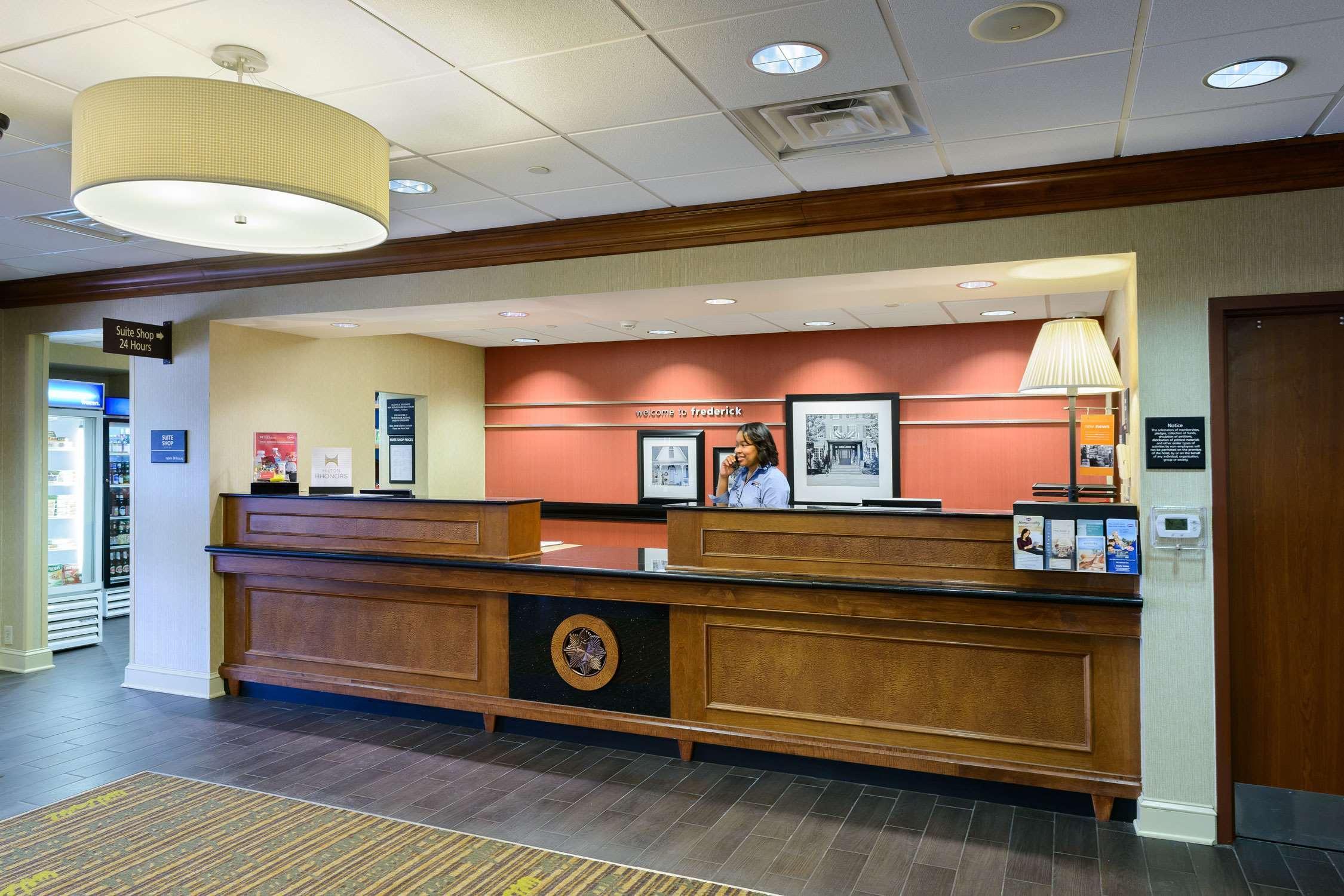 Hampton Inn & Suites Frederick/Fort Detrick Екстериор снимка