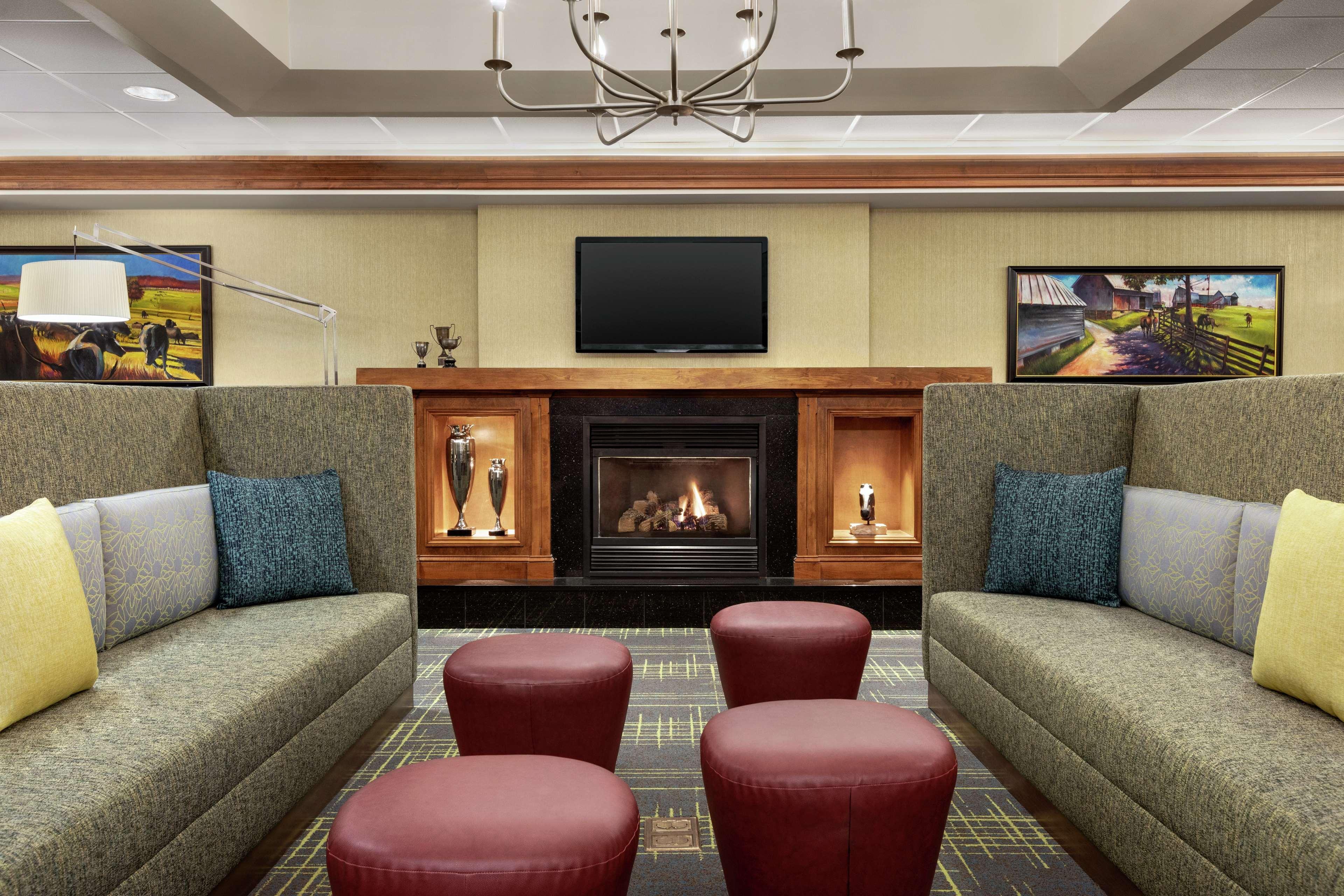 Hampton Inn & Suites Frederick/Fort Detrick Екстериор снимка