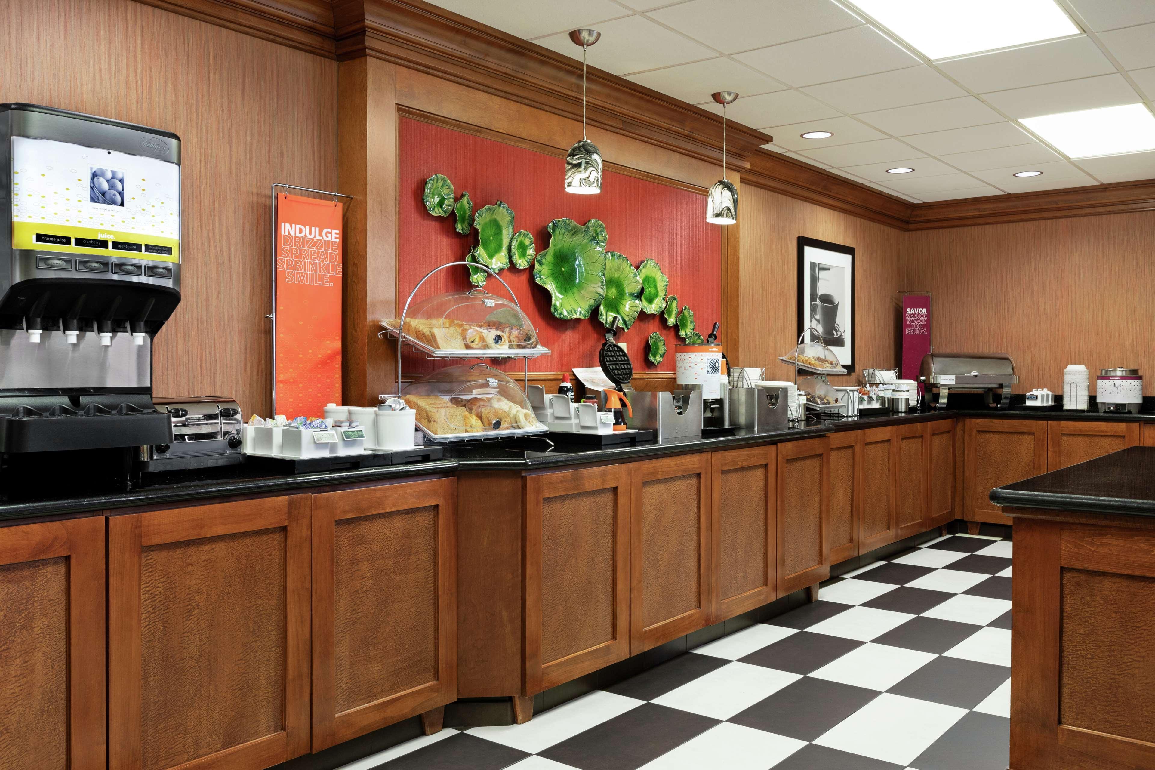 Hampton Inn & Suites Frederick/Fort Detrick Екстериор снимка