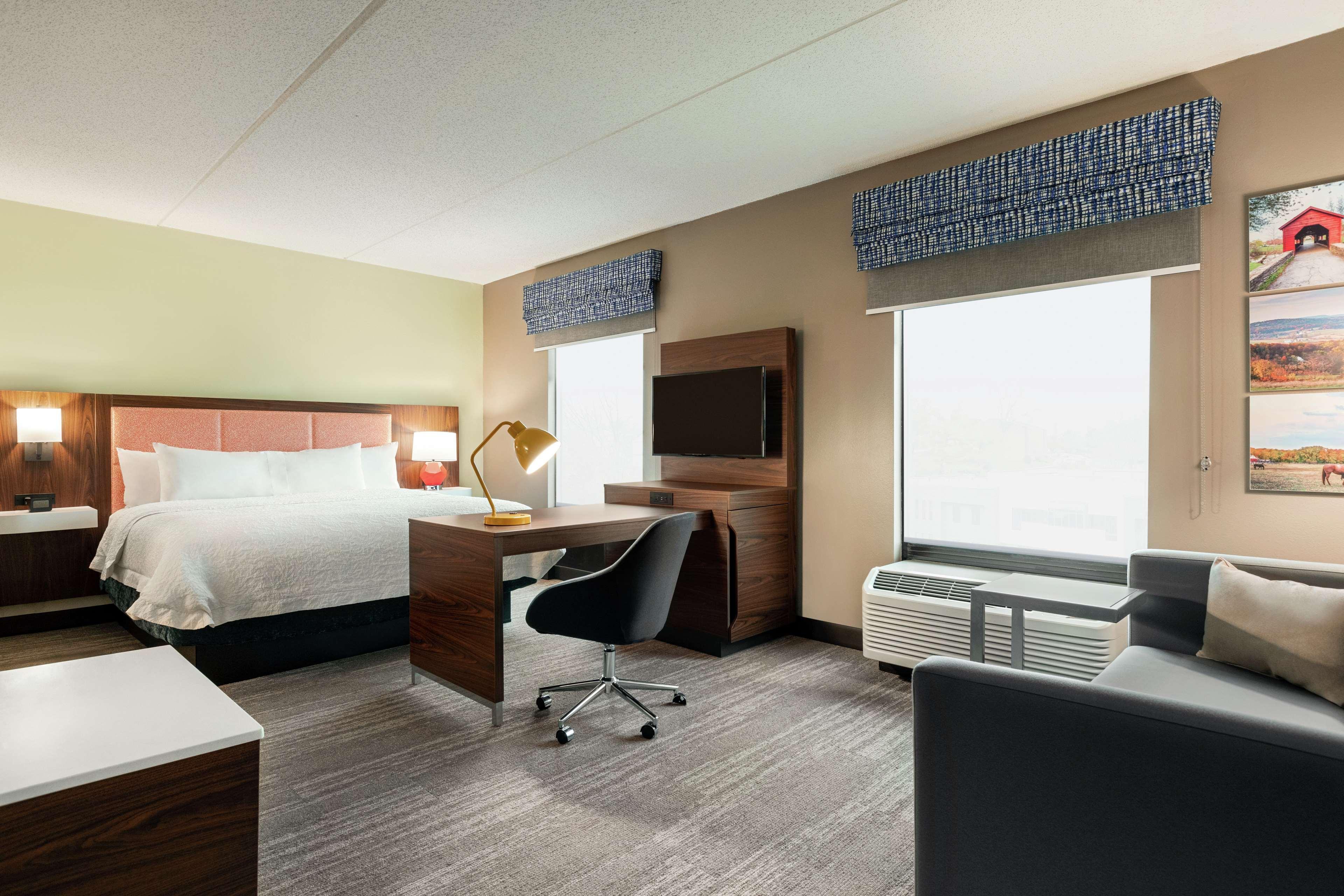 Hampton Inn & Suites Frederick/Fort Detrick Екстериор снимка