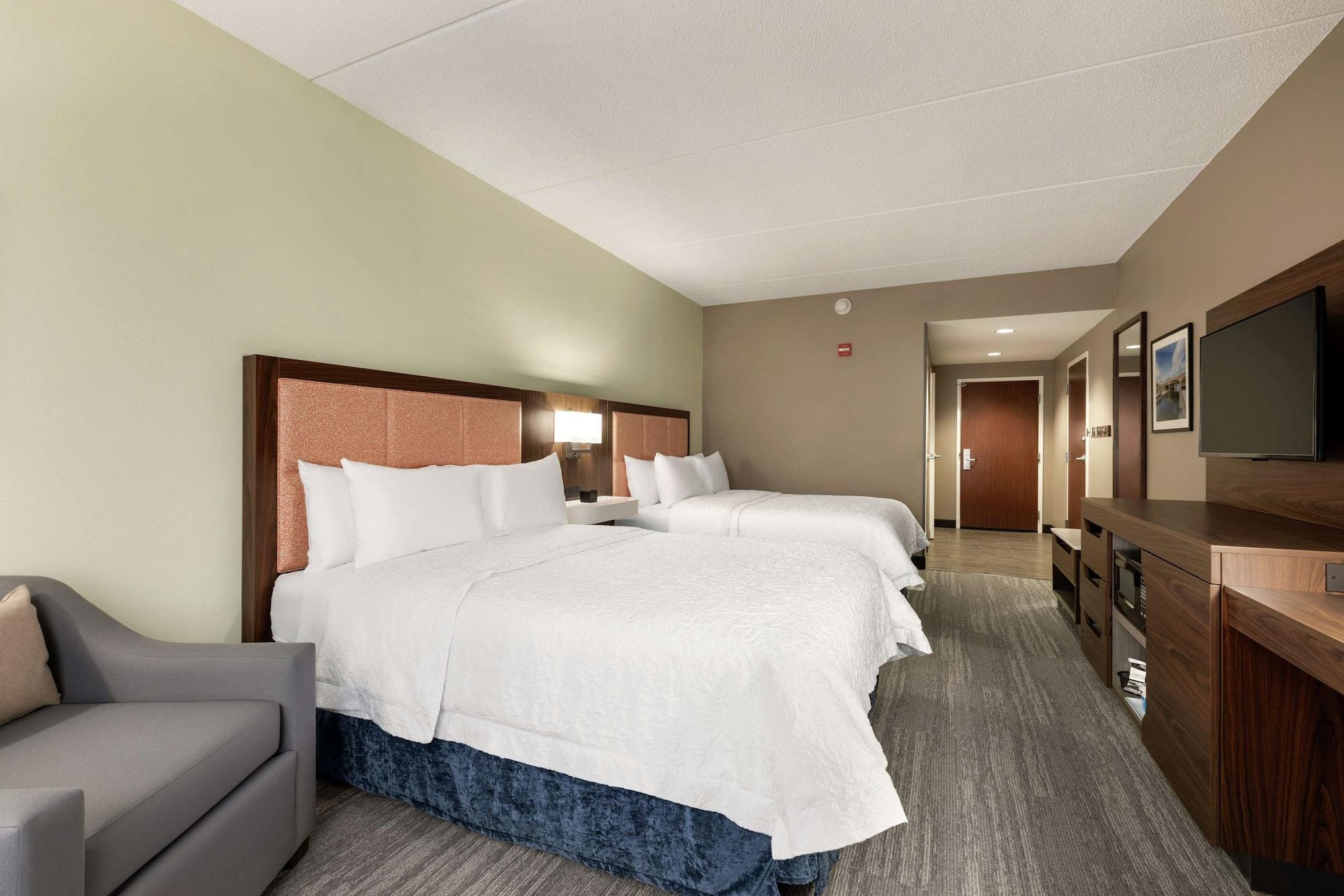 Hampton Inn & Suites Frederick/Fort Detrick Екстериор снимка