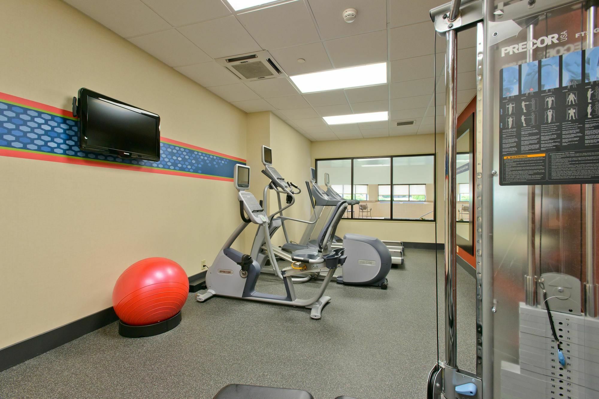 Hampton Inn & Suites Frederick/Fort Detrick Съоръжения снимка
